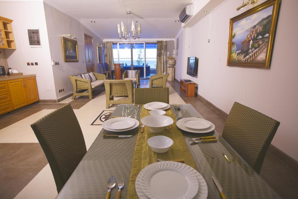 Burnas Beach Aparthotel Pereybere Beach Buitenkant foto