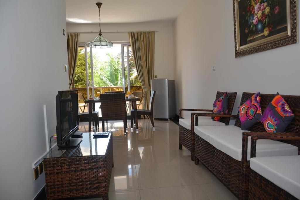 Burnas Beach Aparthotel Pereybere Beach Buitenkant foto